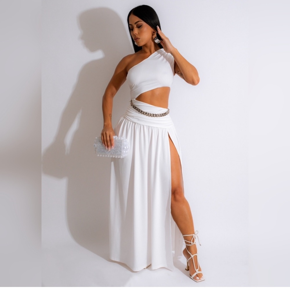 SUMMER BREEZE CHAIN MAXI DRESS WHITE ✨
